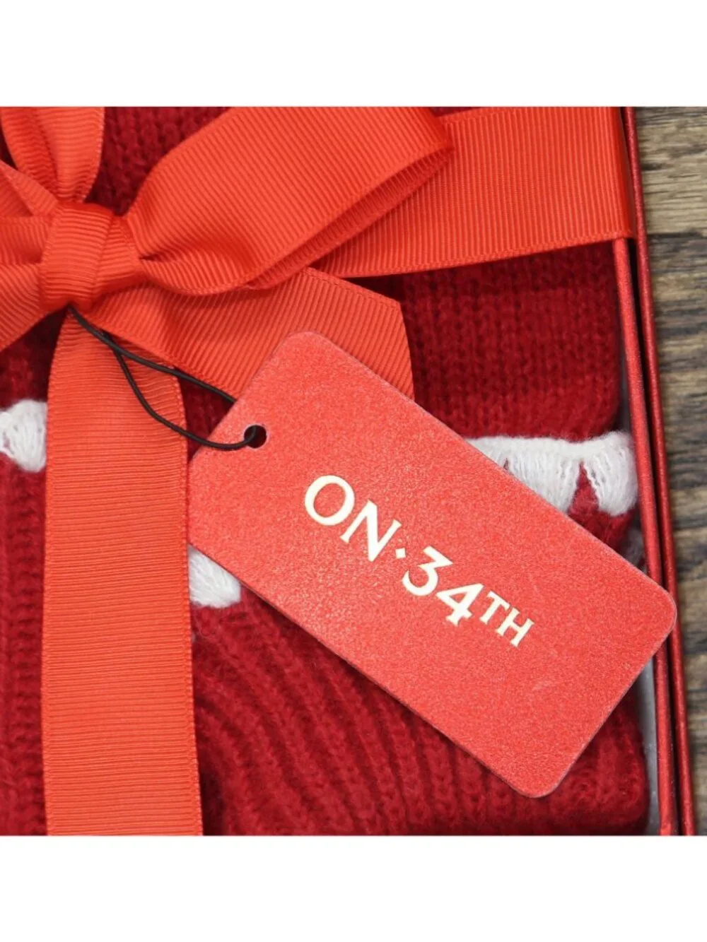 NWT On 34th Womens Ribbed Beanie Gloves Boxed Set Gift MO9042501 Red